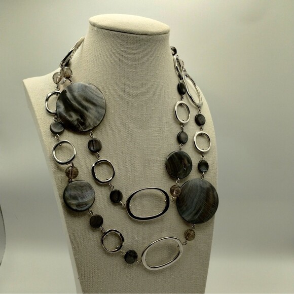 Lia Sophia 2010 Necklace Mother of Pearl Silvertone 40" Long Disks Retired - Picture 1 of 8
